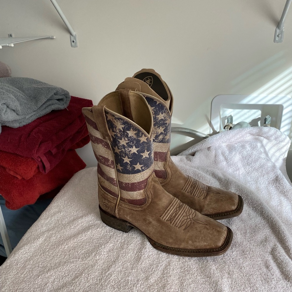 Ariat Circuit American flag boots size 10.5